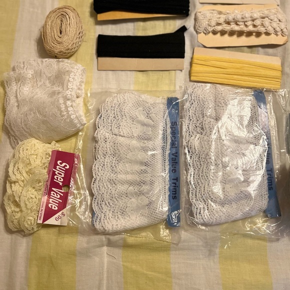 Bias Tapes, Bindings, Ribbons, and Trims - Picture 2 of 3